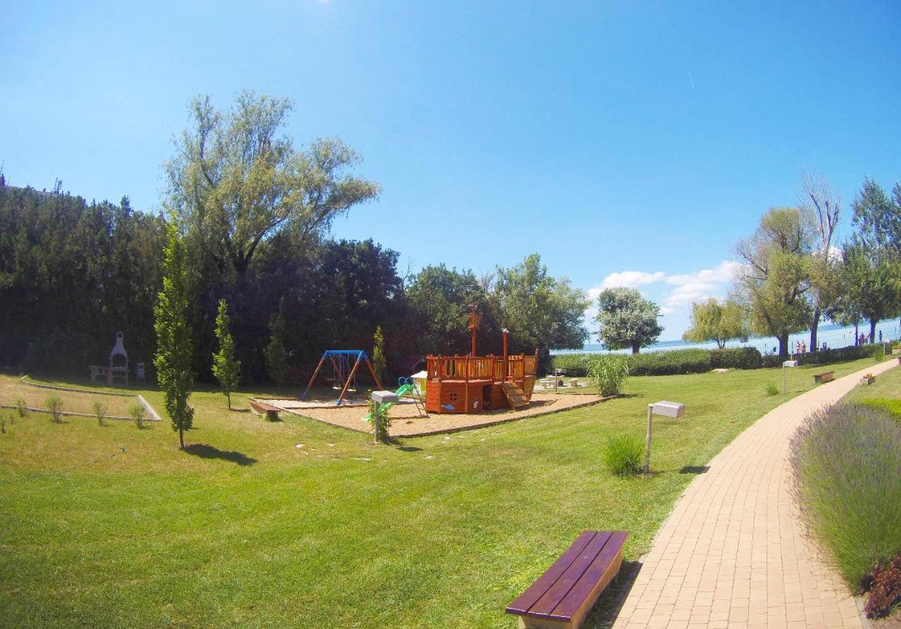 Vizparti Sas Apartman Siofok Exterior photo